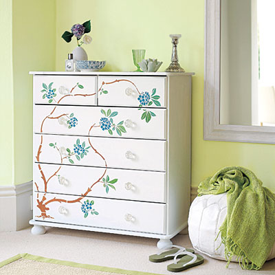 комод своими руками, роспись и декор на дереве