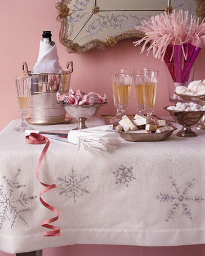 новогодняя скатерть, вышивка снежинок, christmas table, tablewere